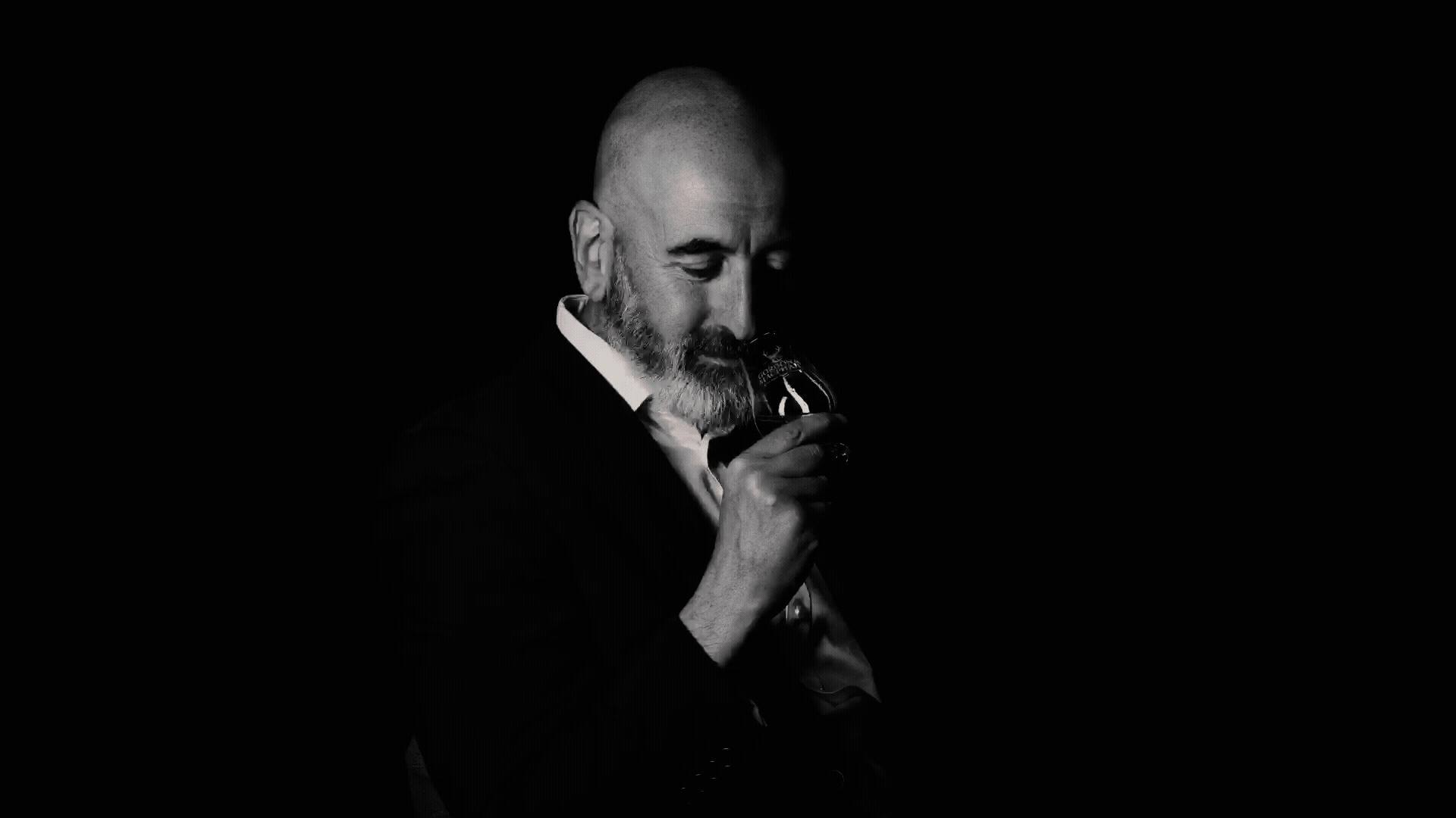 EWEN-PORTRAIT-CLIP